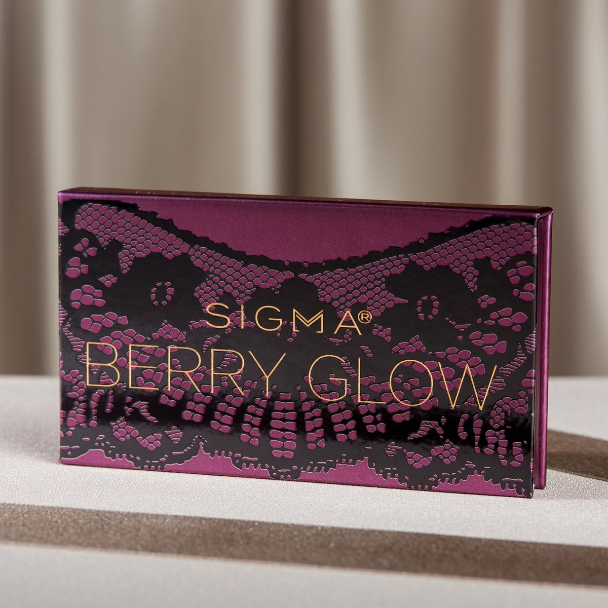 SigmaBeauty's tweet photo. Drop a ๐คin the comments if you are excited to try our NEW limited-edition Berry Glow Cheek Duo ๐
Shop Now: https://t.co/K9f1ZdQNLf
#sigmabeauty #sigmamakeup #sigmabrushes #makeup #beauty #mua #new #blush #highlight #magnifiquecollection #12daysofsigma https://t.co/5we8uBJvLc