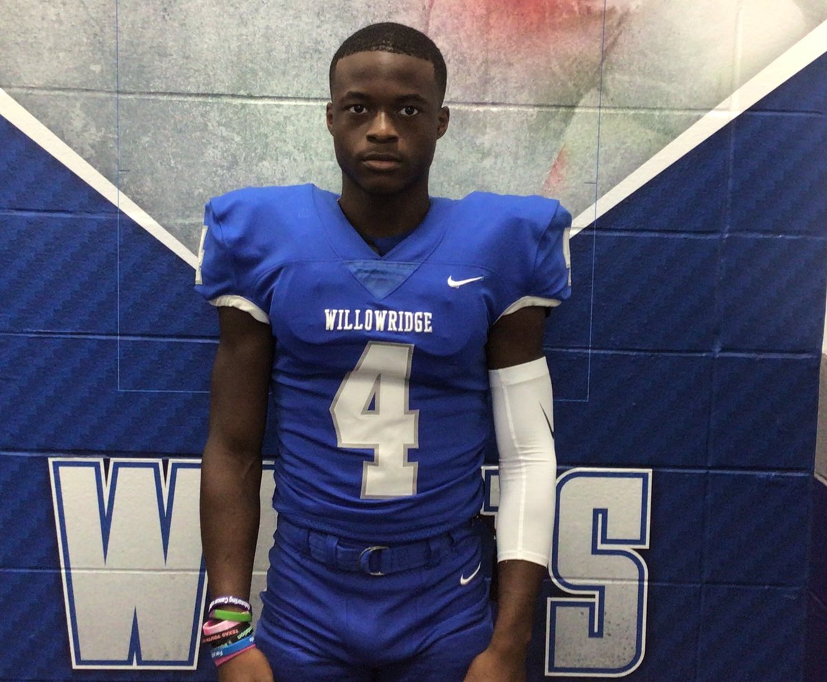Willowridge Football (@willowridgefb) on Twitter photo Congrats to Travis Willis for being awarded the Week 6 Game Breaker Award. 
#WillowridgeEagles #BlazeBlue Congrats to Travis Willis for being awarded the Week 6 Game Breaker Award. 
#WillowridgeEagles #BlazeBlue