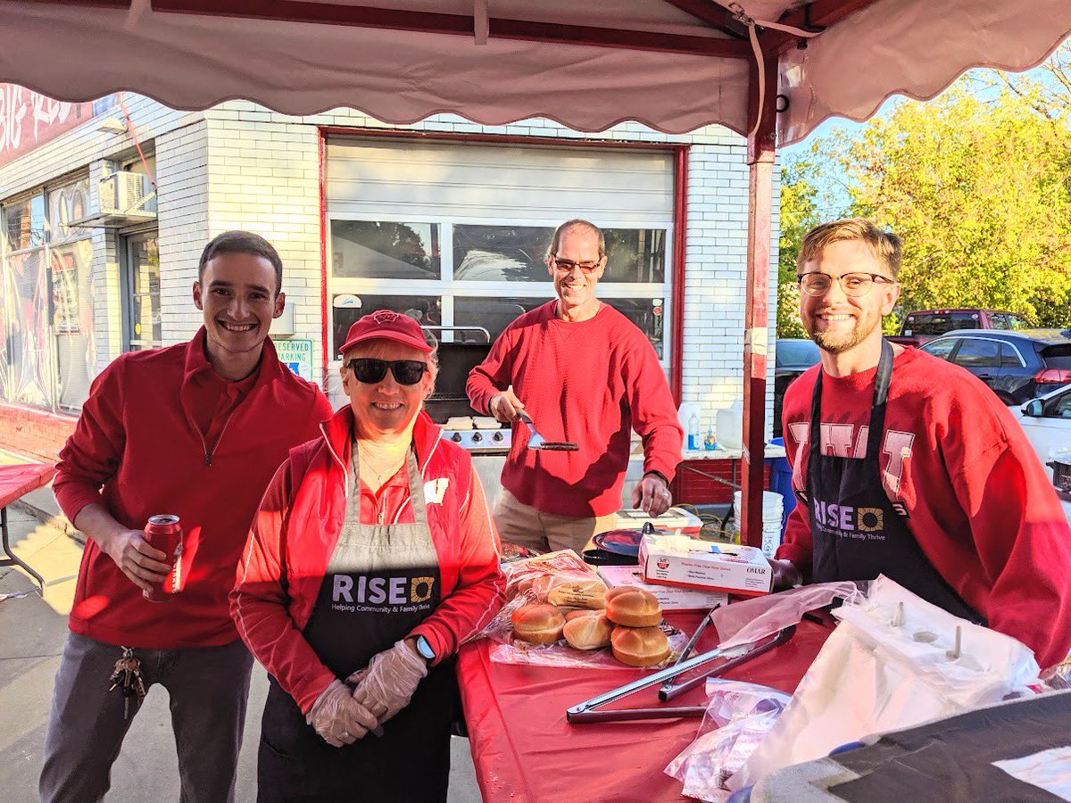 Ryan_AtTarget's tweet image. The 3405 team had a great time this weekend supporting @RISEwisconsin  at their Badger Brat Stand. We raised over $6,000 for children and families throughout Madison! #r100cares