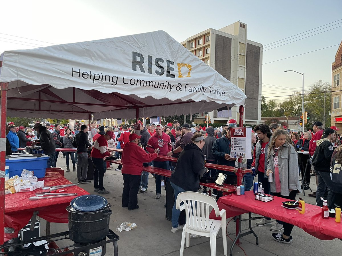 Ryan_AtTarget's tweet image. The 3405 team had a great time this weekend supporting @RISEwisconsin  at their Badger Brat Stand. We raised over $6,000 for children and families throughout Madison! #r100cares