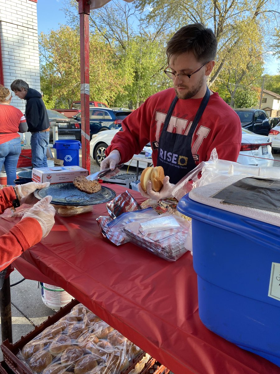 Ryan_AtTarget's tweet image. The 3405 team had a great time this weekend supporting @RISEwisconsin  at their Badger Brat Stand. We raised over $6,000 for children and families throughout Madison! #r100cares