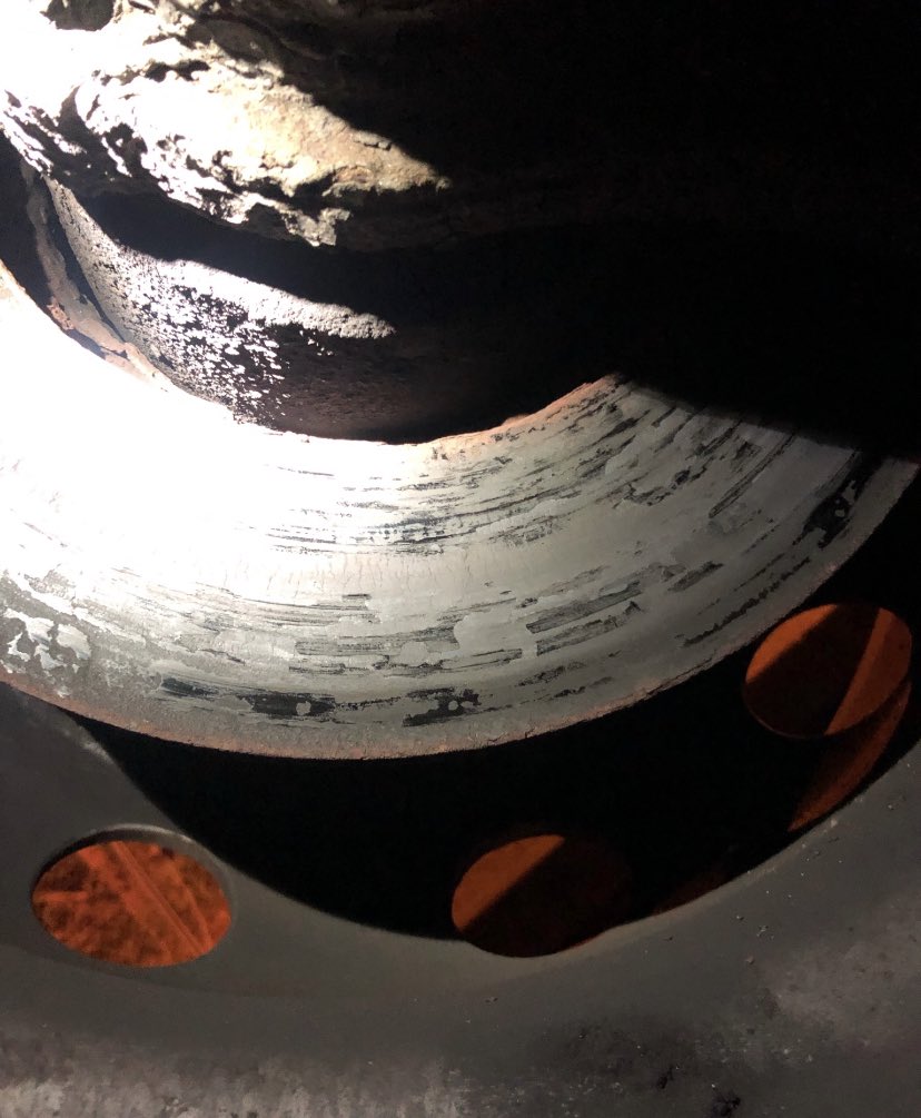 DVSAEnforcement's tweet photo. #HGV stopped &amp; inspected by our team at #Boughton🚔

Our Vehicle Examiner (VE) discovered one tyre cut to cords, two park brakes inoperative, 1 brake disc excessively worn,brake pads on metal🚫…but that was the least of their worries,all 6 trailer brakes weren’t working anyway😳 https://t.co/M9jS0Oualn
