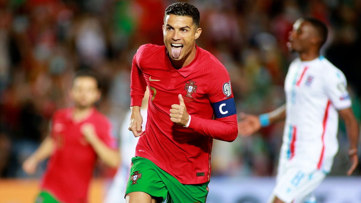MproGol's tweet photo. CRISTIANO RONALDO NO PARA DE ROMPER MARCAS CON LA SELECCIÓN PORTUGUESA
https://t.co/0bEyf3jNle

#Ronaldo #Portugal #Record https://t.co/qczzyL0deo