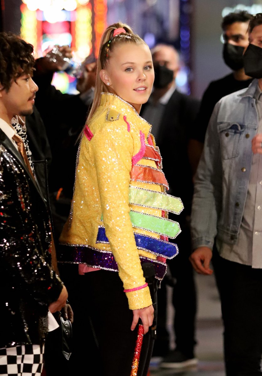 PapTours's tweet photo. You Work SO HARD!!! We Hope You Pay Even Harder!! @itsjojosiwa https://t.co/7zEBnhKYyi