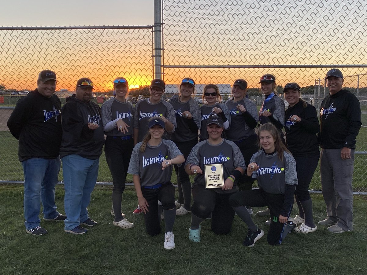 16u_blue's tweet photo. Taking home the gold!! Sadly the games got cancelled on Saturday due to rain, but we were able to compete all day Sunday!! We headed into the championship as #1 seed and came out on top!! Ended the day going 3-0!! https://t.co/iIeuXmqmA0