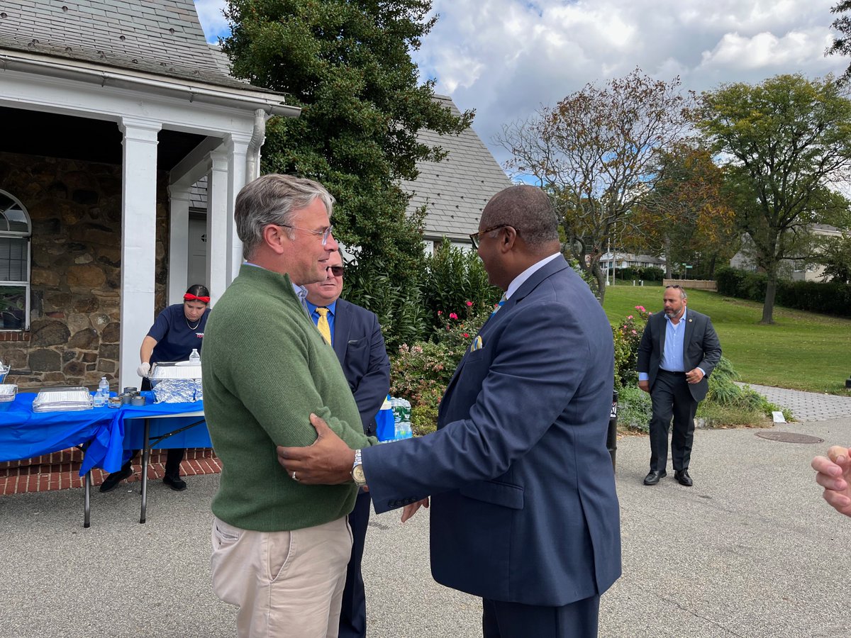 MurphyforSI's tweet photo. My admiration of Staten Island grows more everyday. I am READY to represent you ALL in Borough Hall, &amp; will always show up.  #MurphyForSI https://t.co/jWf8j9tU0F