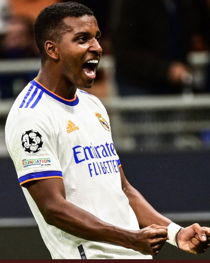 Madridismoreal's tweet photo. SORTEO INTERNACIONAL 🌍

Si @RodrygoGoes marca contra el Shakhtar Donetsk, vamos a sortear una camiseta a elegir por el ganador entre todos los que den RT a este tuit y sigan a @mundo_jerseys2 y a @madridismoreal 🤍 https://t.co/rrO6Wa23jR