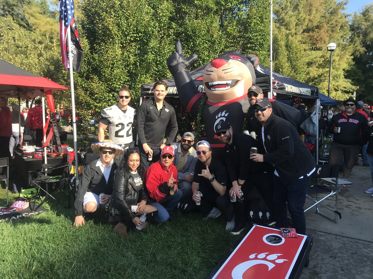 Recording a new <a href="/1KnightStandUCF/">#OneKnightStand UCF Podcast</a> with <a href="/MoneyMooUCF/">Money Moo</a> 

Reply with questions you want answered on this weeks #MoosMailbag