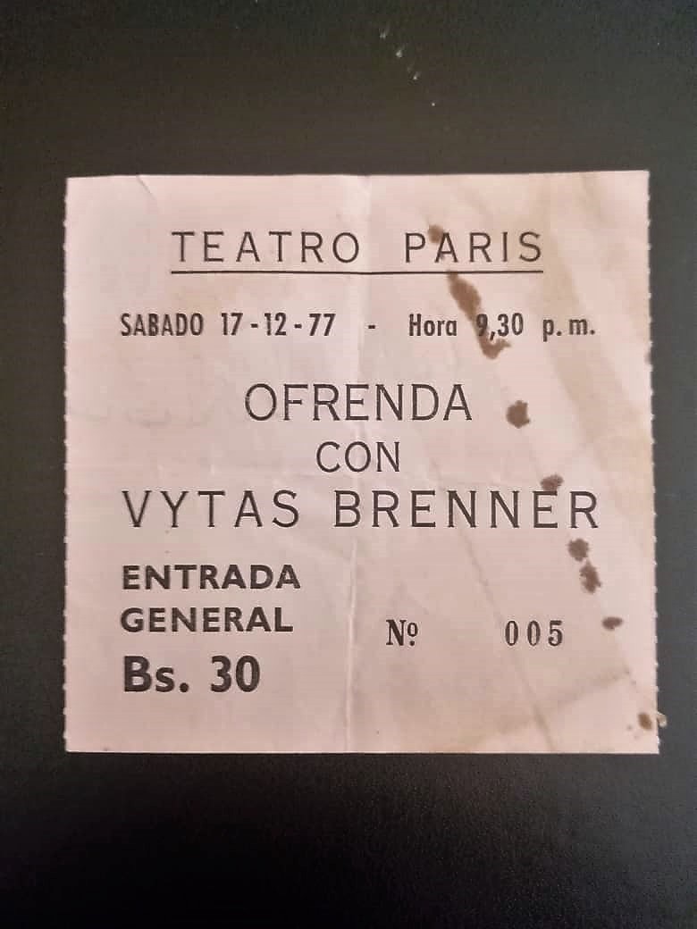 AntonuccioSanoP's tweet photo. Fotografía de Pedro Antonuccio Sanó. Hace 44 años. La noche que el Teatro París de Caracas, vibró con la mejor Ofrenda que ha tenido Venezuela: “Ofrenda con Vytas Brenner”. Sábado 17 de diciembre 1977. Hora: 9:30 pm. Entrada General Bs. 30. Nro. 005 #vytasbrenner #vytas #ofrenda https://t.co/uOhItKqyPU