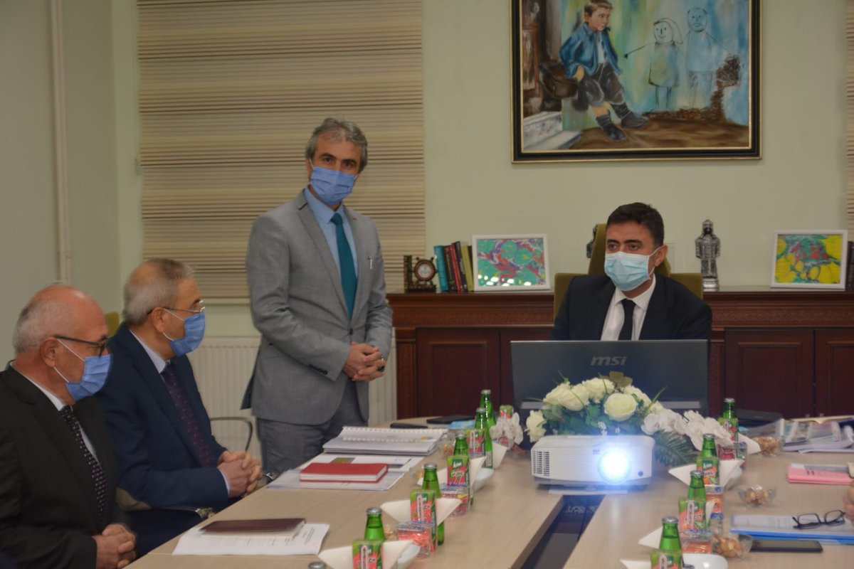 kirikkalemem's tweet photo. Valimiz Bülent Tekbıyıkoğlu, Milli Eğitim Müdürlüğünü ziyaret etti. Kentteki eğitim öğretim çalışmalarının değerlendirildiği toplantıda Vali Tekbıyıkoğlu, Milli Eğitim Müdürü Yusuf Tüfekçi'den brifing aldı. 
@tufekciyusuf https://t.co/KEOMHvQfNr