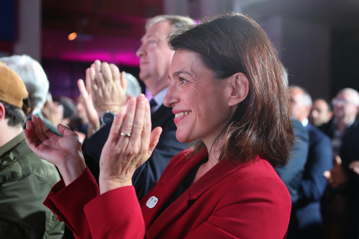 Très heureuse de mettre à l’honneur ce soir à l’Hôtel de Région des #PaysDeLaLoire tous nos athlètes olympiques et paralympiques.
Nous sommes fiers d’être la région la plus sportive de France ! En route pour #Paris2024 !