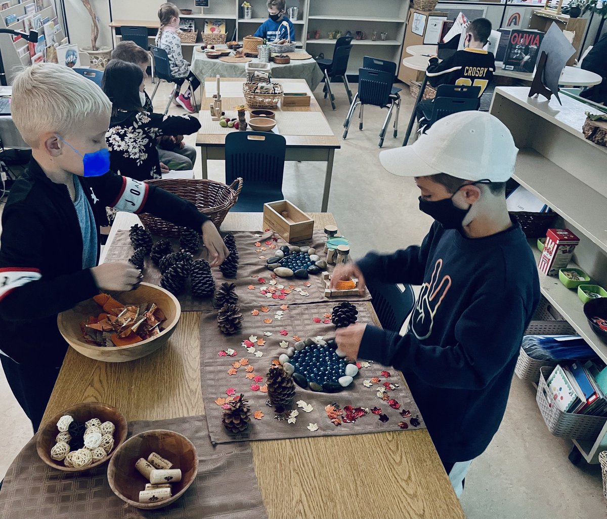 Creating multiple entry points for beginning writers to connect with writing through play and art. Students transition from “play to pencil” as they add words to their stories. #storyworkshop ⁦<a href="/SD23News/">Central Okanagan Public Schools</a>⁩ #earlylearning