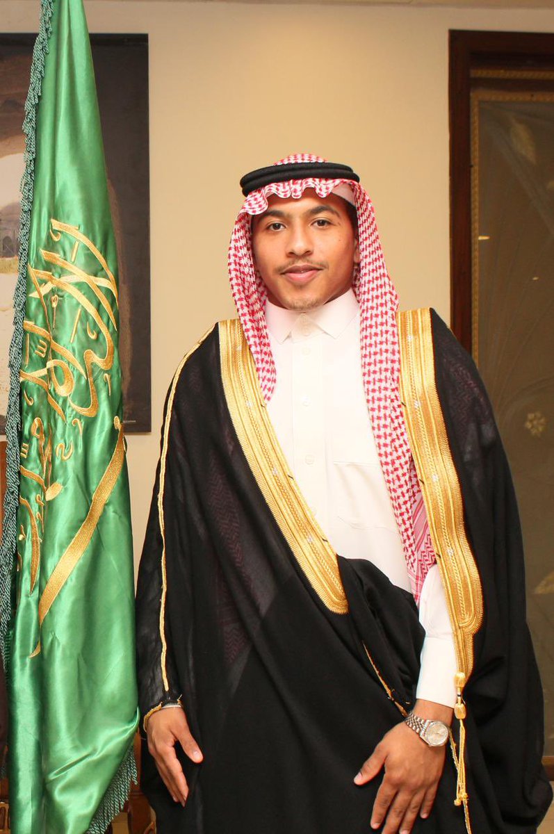 _ALHUMAID_'s tweet photo. إدارة مجمع حمد الجبر التعليمي تكرّم ابن العم 
محمد بن علي بن محمد الحميد لتفوقه ونجاحه بتقدير امتياز في الصف الثالث الثانوي … 
وأسرة الحميد تبارك لوالديه وللابن محمد لتفوقه…. داعين الله له بالتفوق الدائم …. وعقبال الدكتوراه. https://t.co/vgvc5FRr6w