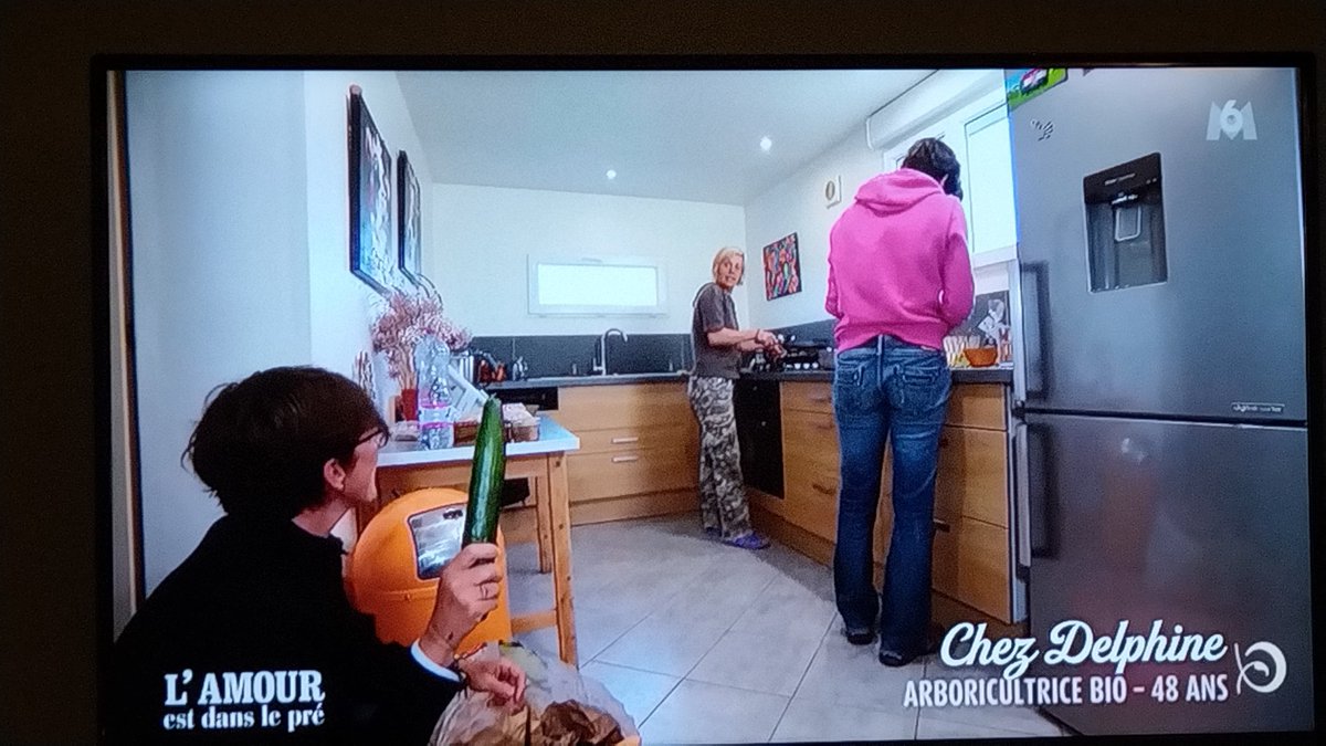 GregoriVincent's tweet photo. #ADP #ADP2021 #ADP21 Les filles c'est pour qui ça ce soir ????? https://t.co/J8KBbOSWIl