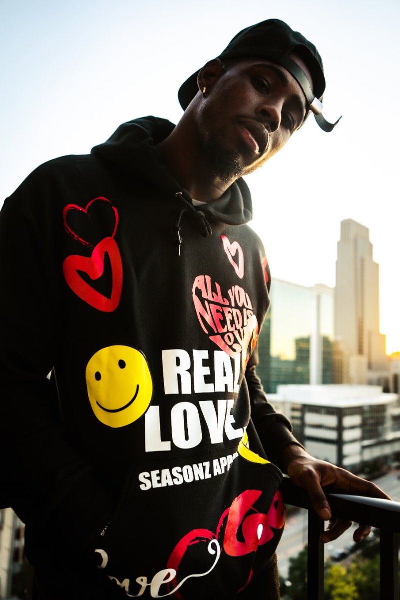 fakeinc_'s tweet photo. When he says : “I didn’t preorder the new Real Love Hoodie.” 
🚩🚩🚩🚩🚩 https://t.co/K6ei9JrQNv