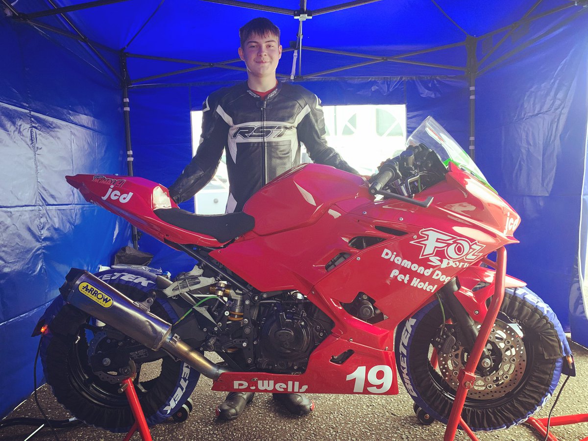 Jo_1911's tweet photo. Great weekend at @Brands_Hatch @OfficialBSB with our son @fletchermc19 wildcarding in junior super sport class for the 1st time - great experience, thanks to everyone who helped get him there and shoutout to @DuncV for saying his name right 🤣🤣 https://t.co/IAgXV1Xtap
