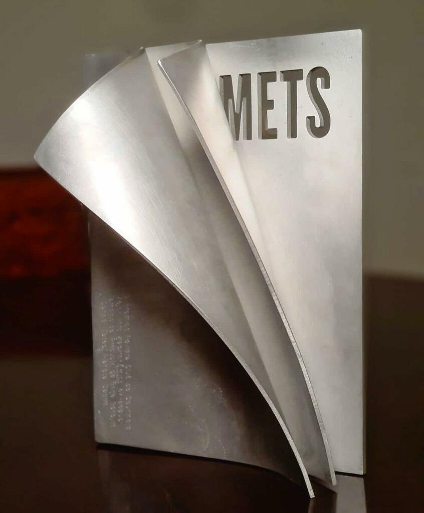 Ha sido un tremendo honor recibir el premio de @grupogourmets al Mejor Libro de Gastronomía para Templos del Producto. Es un privilegio y un orgullo haber compartido esta aventura con dos grandes gastrónomos y amigos como Borja Beneyto @matoses y Jon Sar… instagr.am/p/CVLoTyPMWuF/