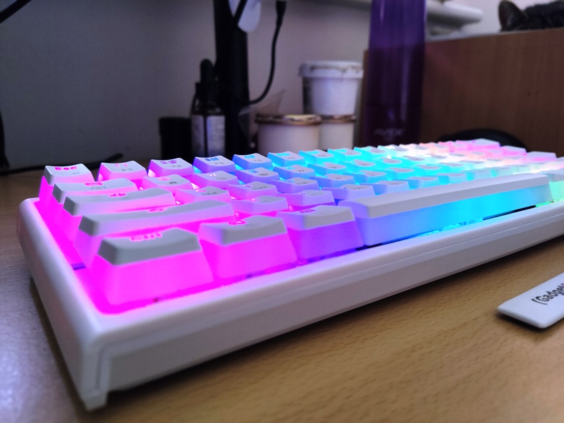 GadgetExplained's tweet photo. REVIEW: Offering incredible quality and value for money, the #MagicRefiner Mk25 wired keyboard is better than its price tag suggests https://t.co/E8FUu84Gsb @mechdiy #mechanicalkeyboard #workingfromhome #gaming https://t.co/K3peMDhh2v