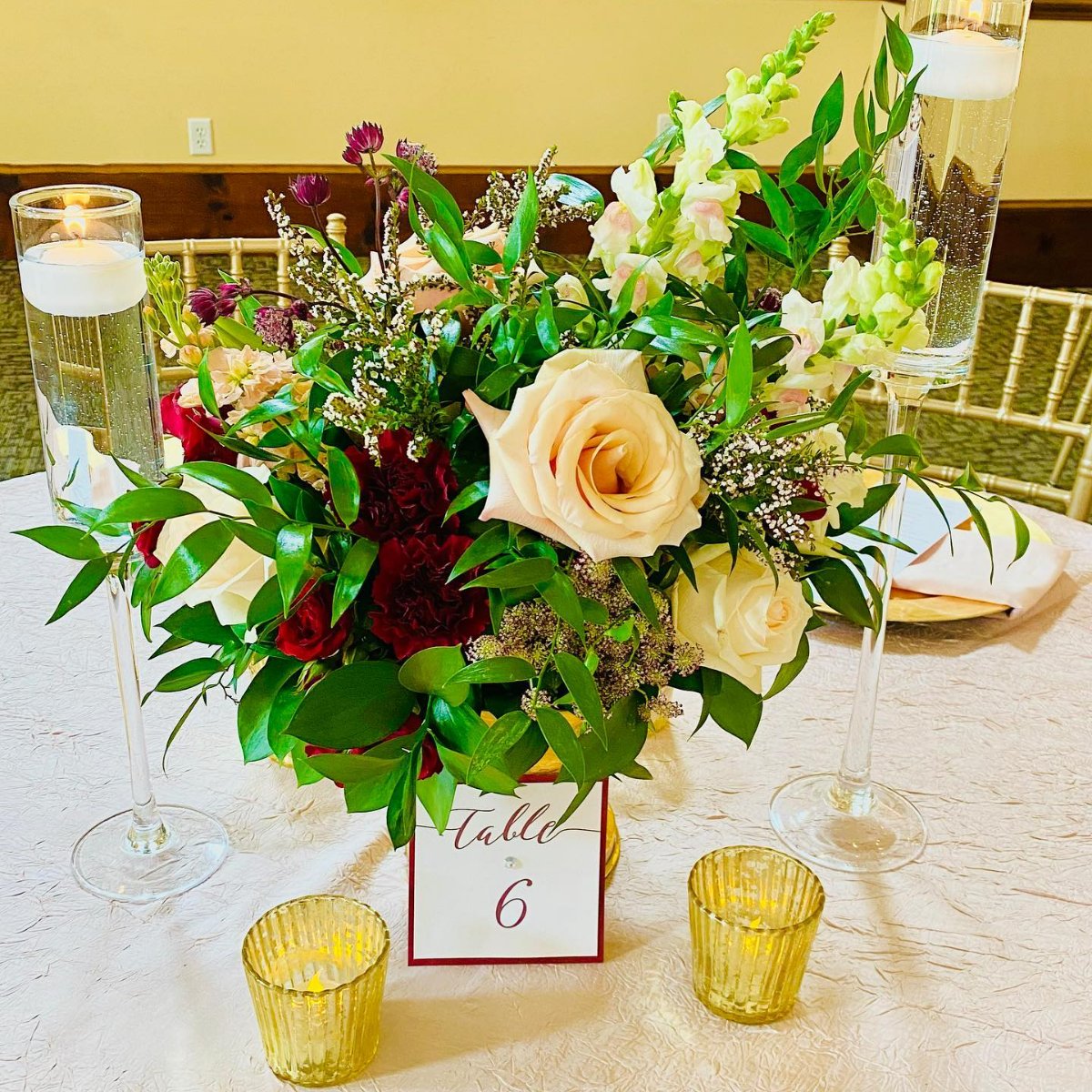 TreBellaEvents's tweet image. If you're looking for the total package for your special day, look no further than us. Not only do we coordinate events from months in advance to the day of, we also meticulously craft our florals to meet your vision, making sure your moment goes off without a hitch.