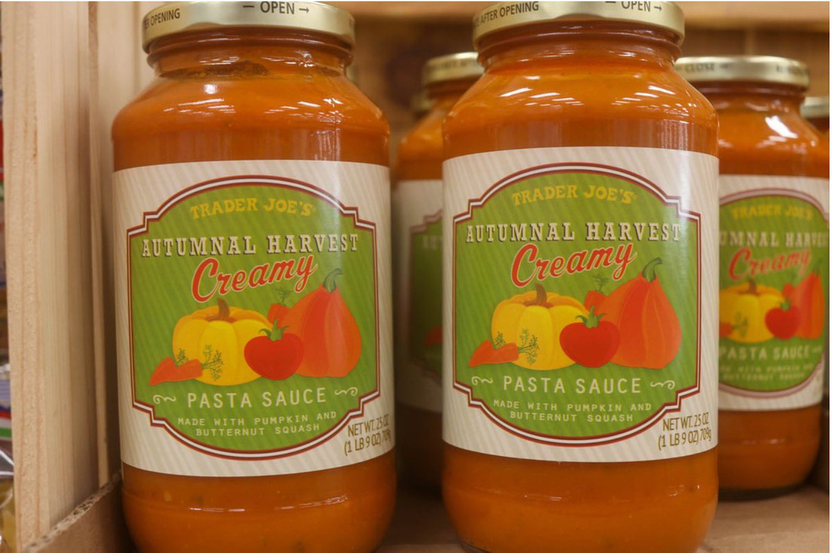 CampusTrainer's tweet photo. If you haven’t been to Trader Joe’s this month, what’re you doing? 😭🍁🎃😍

https://t.co/FXvxWGyJvo

photos via @collin_riviello https://t.co/81nJp0ZAE1