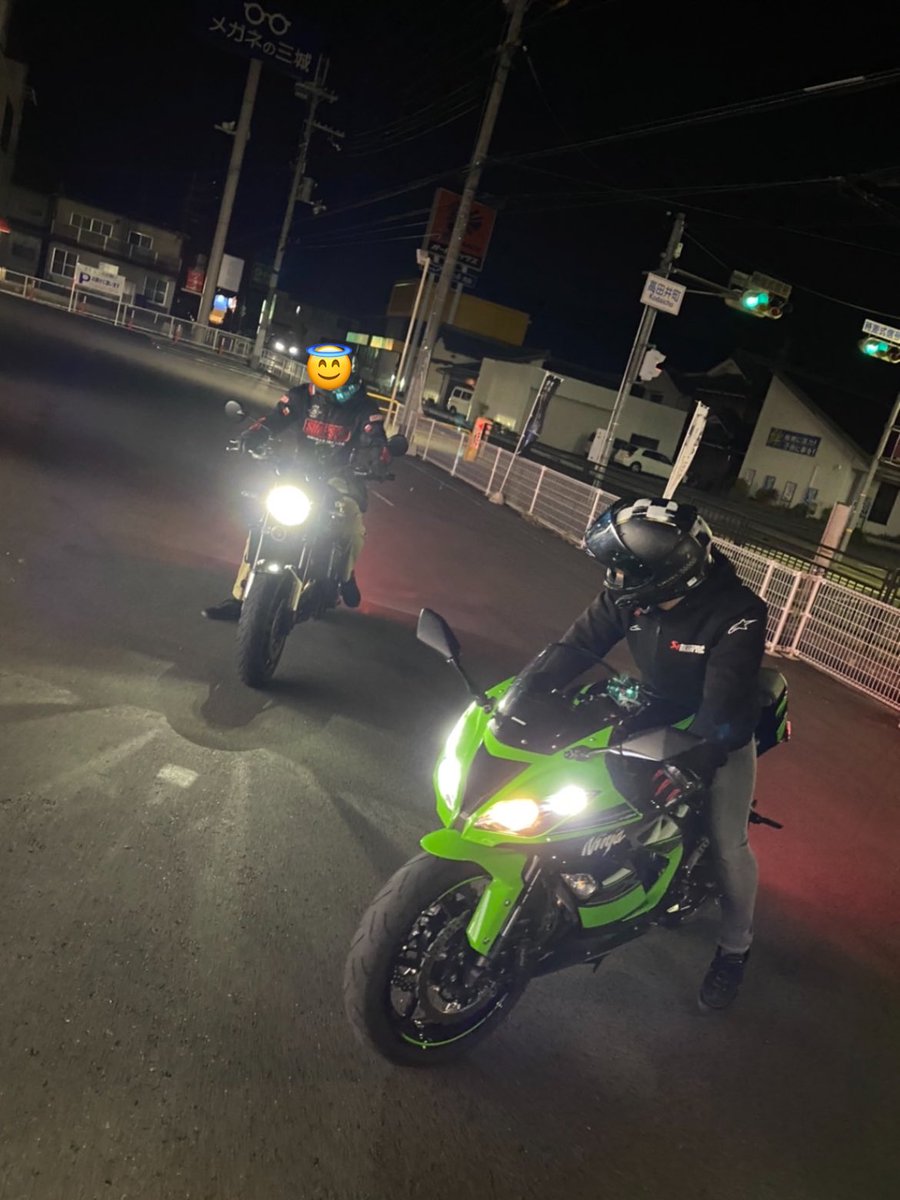 atuYZFR25's tweet photo. 土曜日から急に寒くなりすぎ〜
久しぶりのナイツー楽しかったけど寒かった
寒い日の1度の差めっちゃすごい
とりあえず寒かった
やっぱ夜の写真は色鮮やかな方が映えるなぁ🏍 https://t.co/v5YGGB3ntq