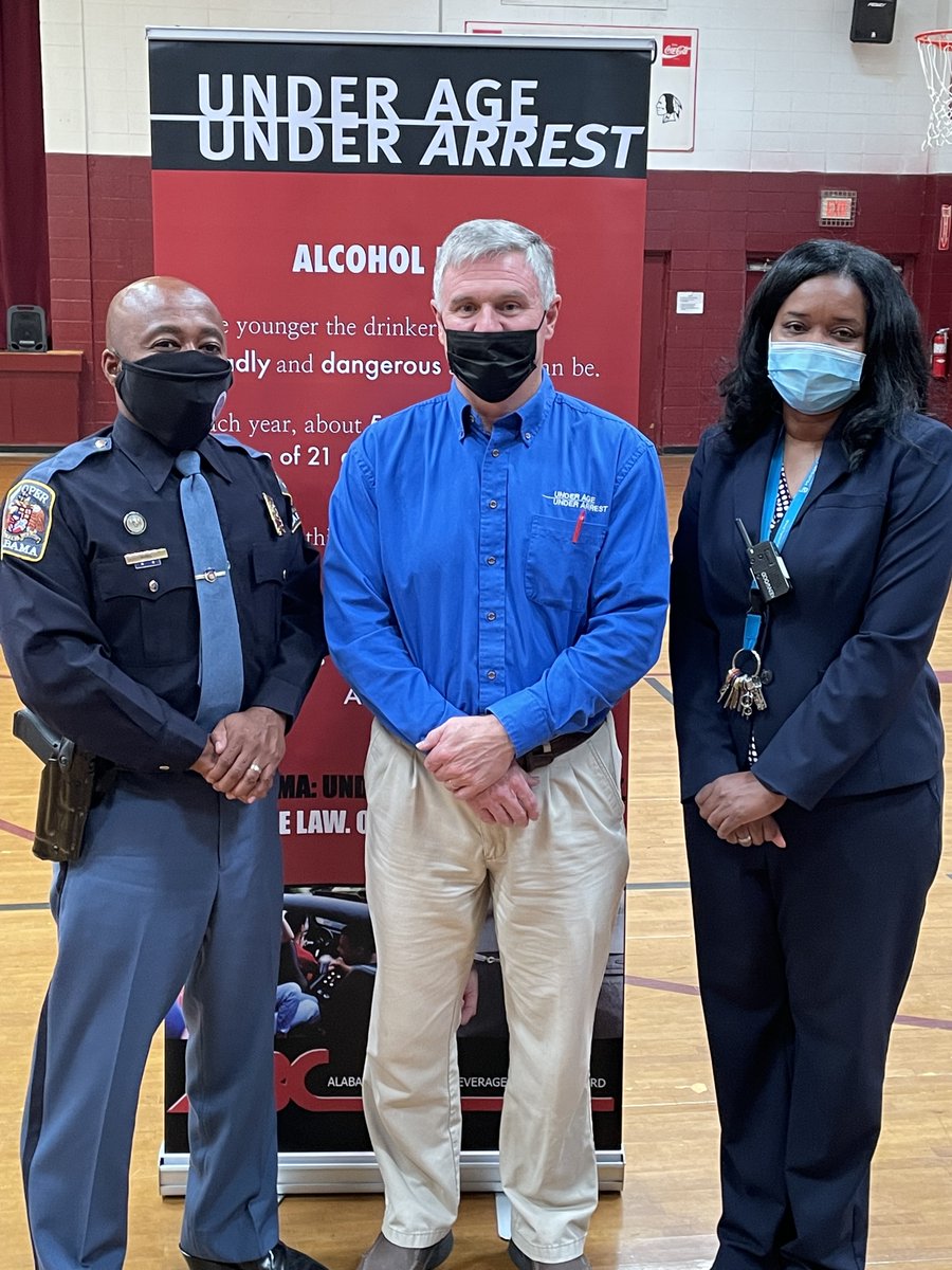 ABC_underage's tweet image. We took our program today to three Sumter County schools: Kinterbish, York West End and Livingston junior high schools. State Trooper Reginal King and Rusty Glover of the ABC Board were key speakers. #UnderAgeUnderArrest #alcohol #ABCBoard