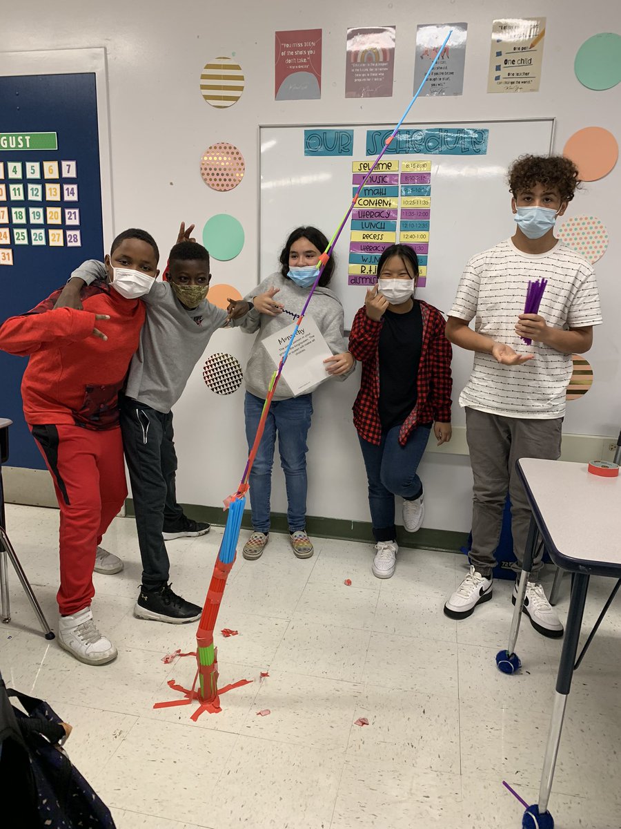 ahoff1538's tweet photo. Learning about different types of government while building straw towers! @Warren_Elem @perkinsonreads #LeadTheWay https://t.co/HlMcgWwSDK