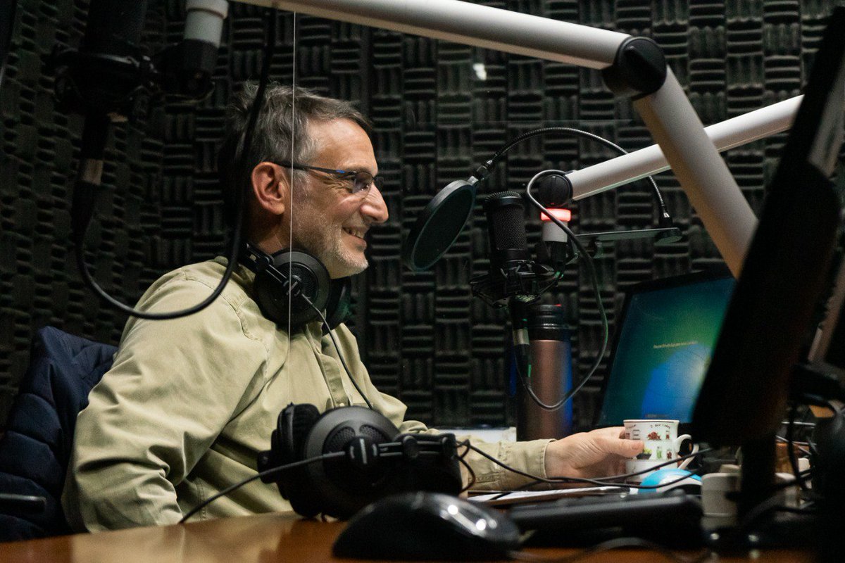 ceacu_uy's tweet photo. La entrevista de hoy en @lacanoa_radio fue a Pablo de los Campos de @UYCG
.
¡ Seguimos con las entrevistas dedicadas a la cultura junto a @BarnabeDiego !
.
¡No te las pierdas! https://t.co/cPMF75W6kI