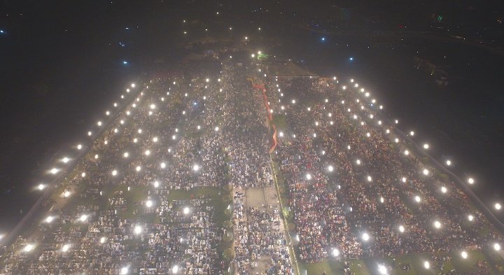 tmq_lhr's tweet photo. 38 ویں سالانہ 
#عالمی_میلاد_کانفرنس مینار پاکستان لاہور میں عشاقان مصطفی صلی اللہ علیہ والہ وسلم کا ٹھاٹھیں مارتا ہوا سمندر https://t.co/BvqyYtQdY4