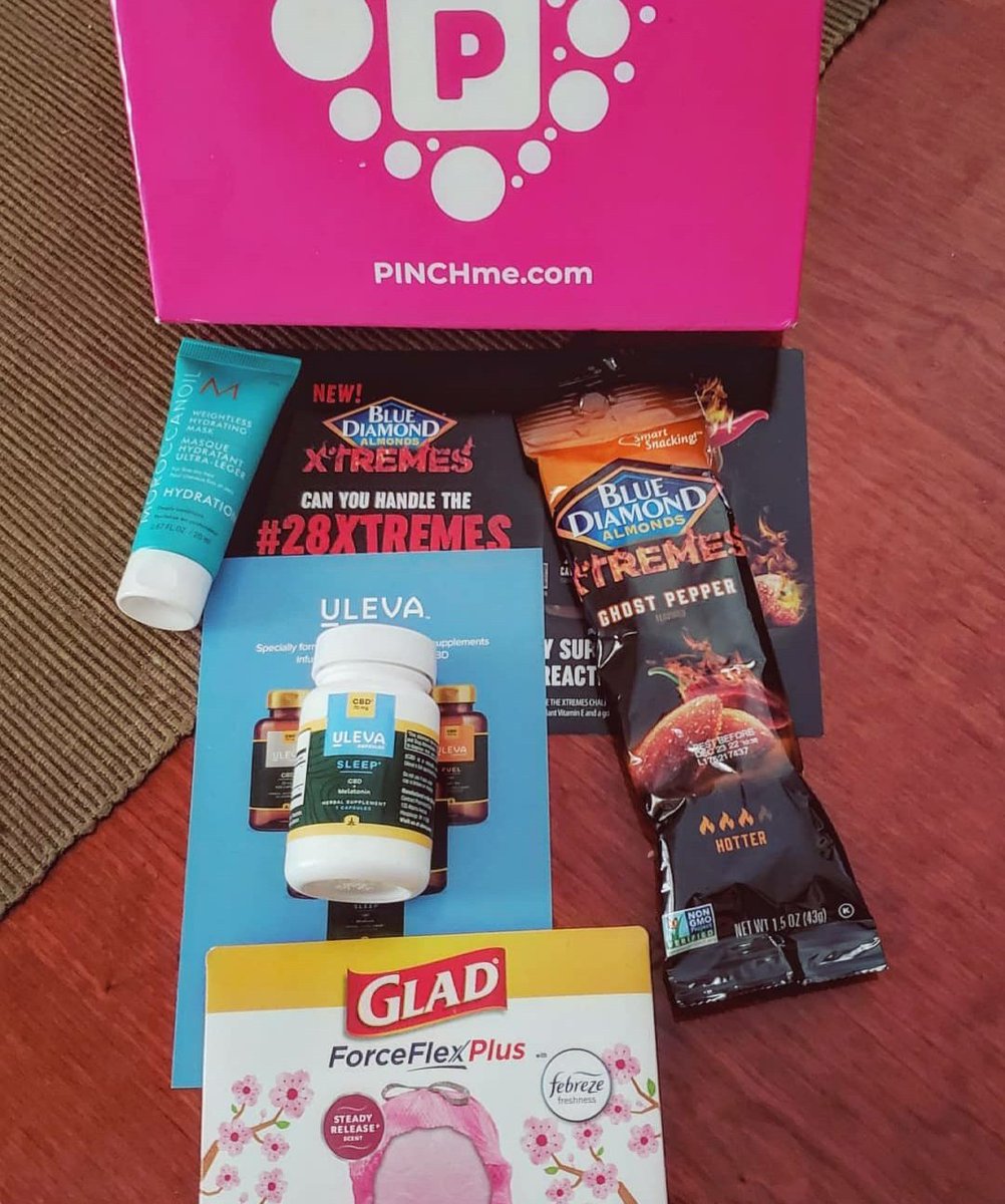 wifemomfreebies's tweet image. 🎉 #HappyPINCHer 🎉 A nice surprise #PINCHmeBox •Moroccanoil Weightless Hydrating Mask @Moroccanoil •Blue Diamond Almonds Xtemes Ghost Pepper @BlueDiamond  •Uleva Sleep CBD + Melatonin @UlevaProducts •Glad ForceFlex Plus - Febreze @Glade  @pinchme  #PINCHmeSamples  #PINCHme