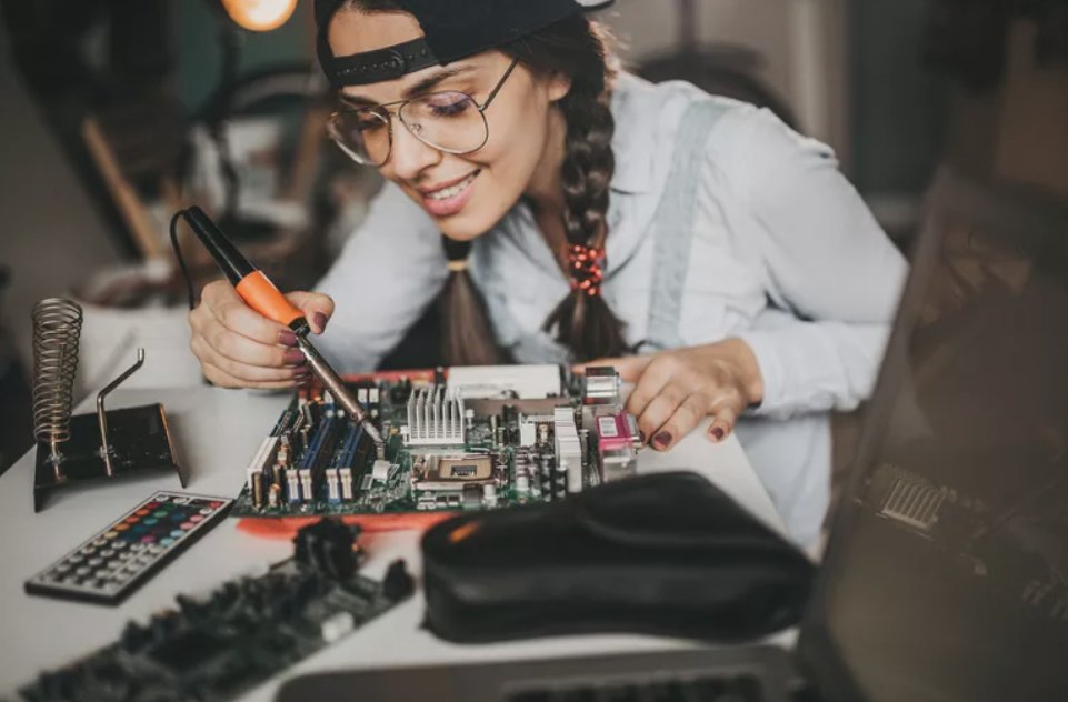 ginawrrn's tweet photo. No degree? No problem. Stride Career Learning President Dr. Shaun McAlmont says, “It’s never too late to pursue a career in tech." Learn more from @lifewiretech: https://t.co/BiqQdTfDBD https://t.co/r4hDkotAsM