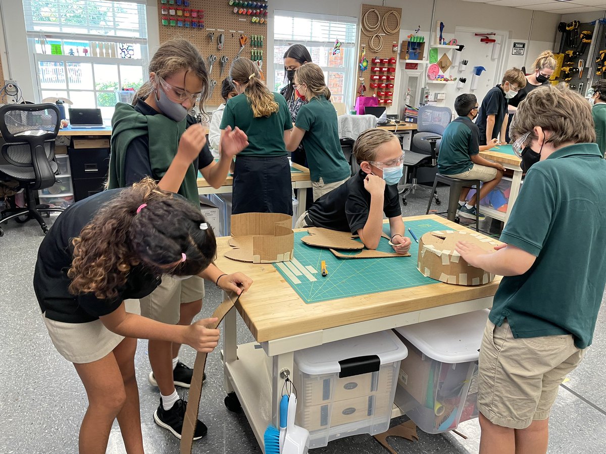 #PCGrade6 #PCSpanish students are sharpening their engineering skills in the #PCiLab. Students are learning to take 2D designs into 3D designs by making piñatas in celebration of Hispanic Heritage Month. #PCNurturing #PCEngineers