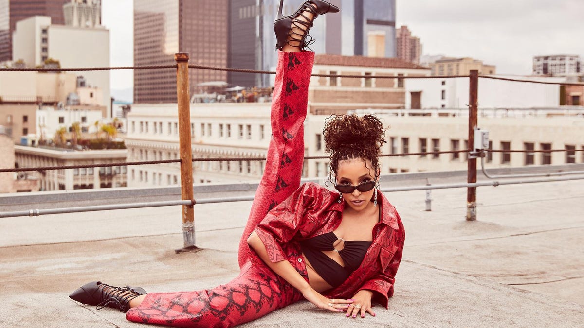 Tinashe On Funding Her Own Art And The Importance Of Brand Collaborations forbes.com/sites/lelalond… via <a href="/forbes/">Forbes</a> #Entrepreneur #Leadership