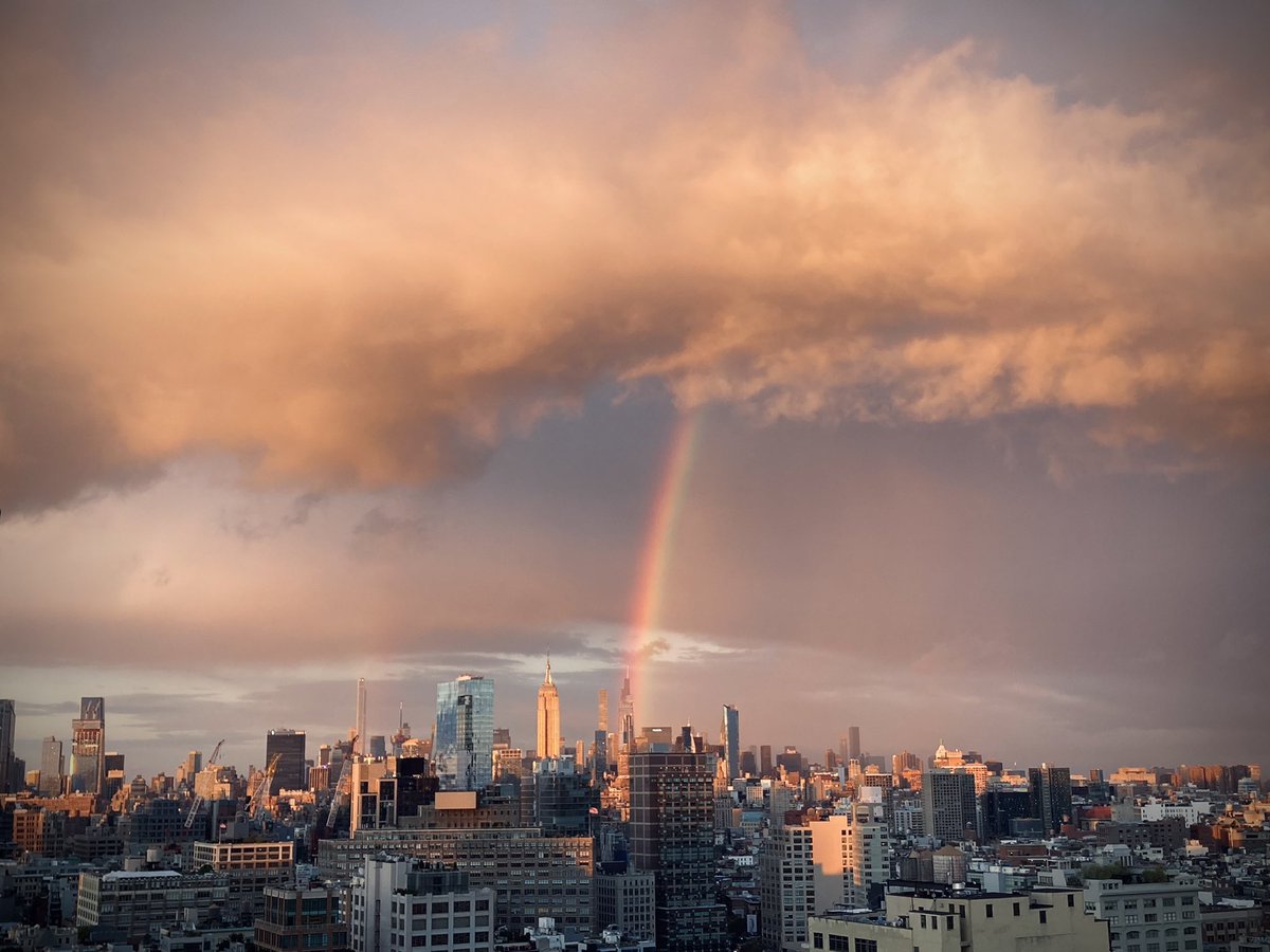 GabiRiot's tweet photo. Somewhere over the rainbow, in NYC
#rainbow #nyc #news #weather 
@CBSNewYork @NBCNewYork @ABC7NY @NY1 @fox5ny https://t.co/i86EUfY315