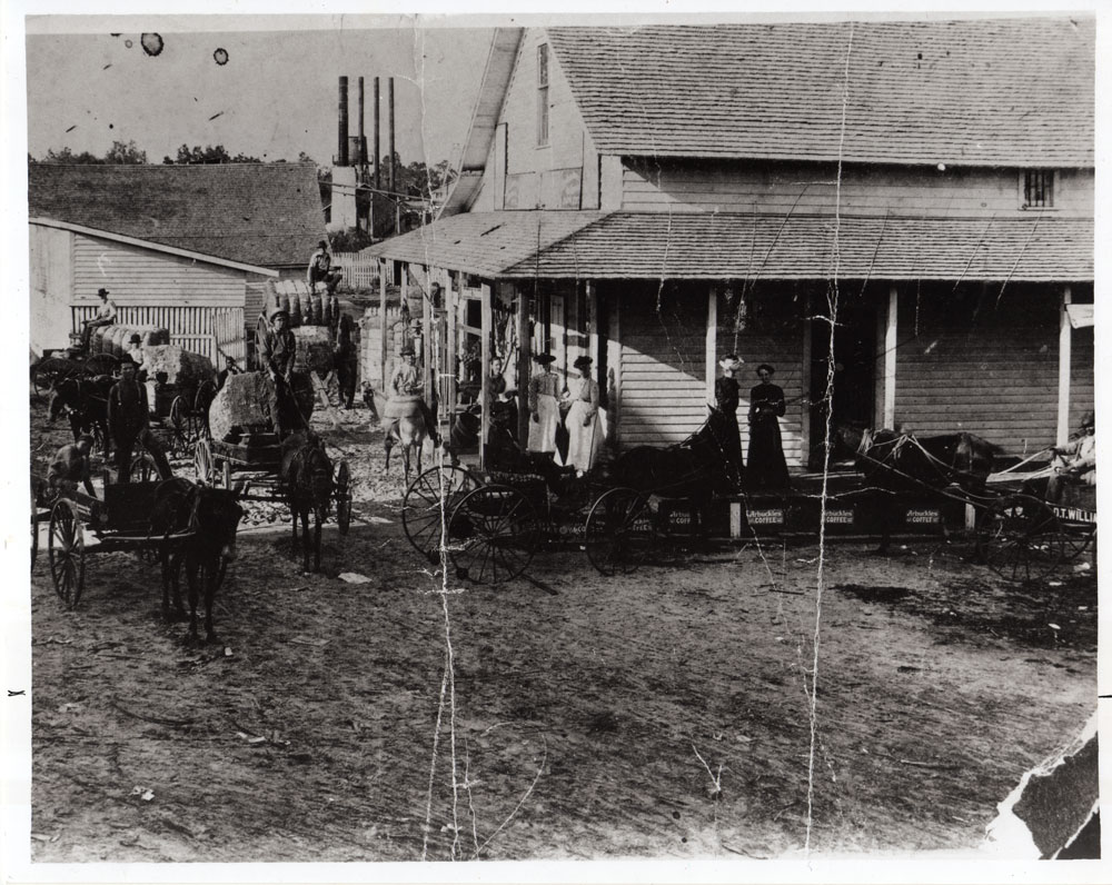 During the Downtown #Milton Ghost Walk, visitors see the town's history come alive or...unalive? At each stop of the tour, visitors will be greeted by a "special guest" to tell a piece of the town's history. 📸: The Santa Rosa Historical Society 

 👉santarosahistoricalsociety.com