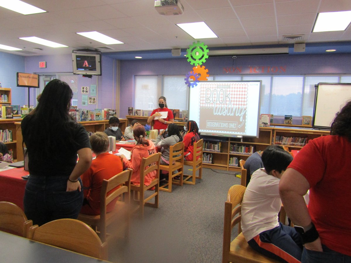 SCS_FMS_Library's tweet image. We had a blast hosting our first book tasting of the year last Friday! @scslibraries