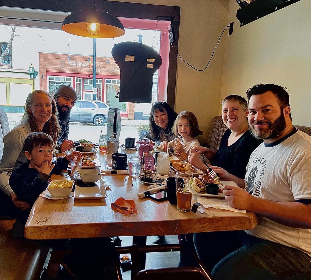 redshedmalting's tweet photo. 🎈 Red Shed Tap Takeover! 🎈
Lacombe @cilantro_chive 📍is hosting a Red Shed Malting Tap Takeover including featured Alberta beers using Red Shed Malts
Celebrating the incredible Alberta Craft Beer scene - from farm to glass! 🚜🍻🌾
#abbeerweek #albertacraftbeer #DrinkLocal https://t.co/rhbXG7fzAh