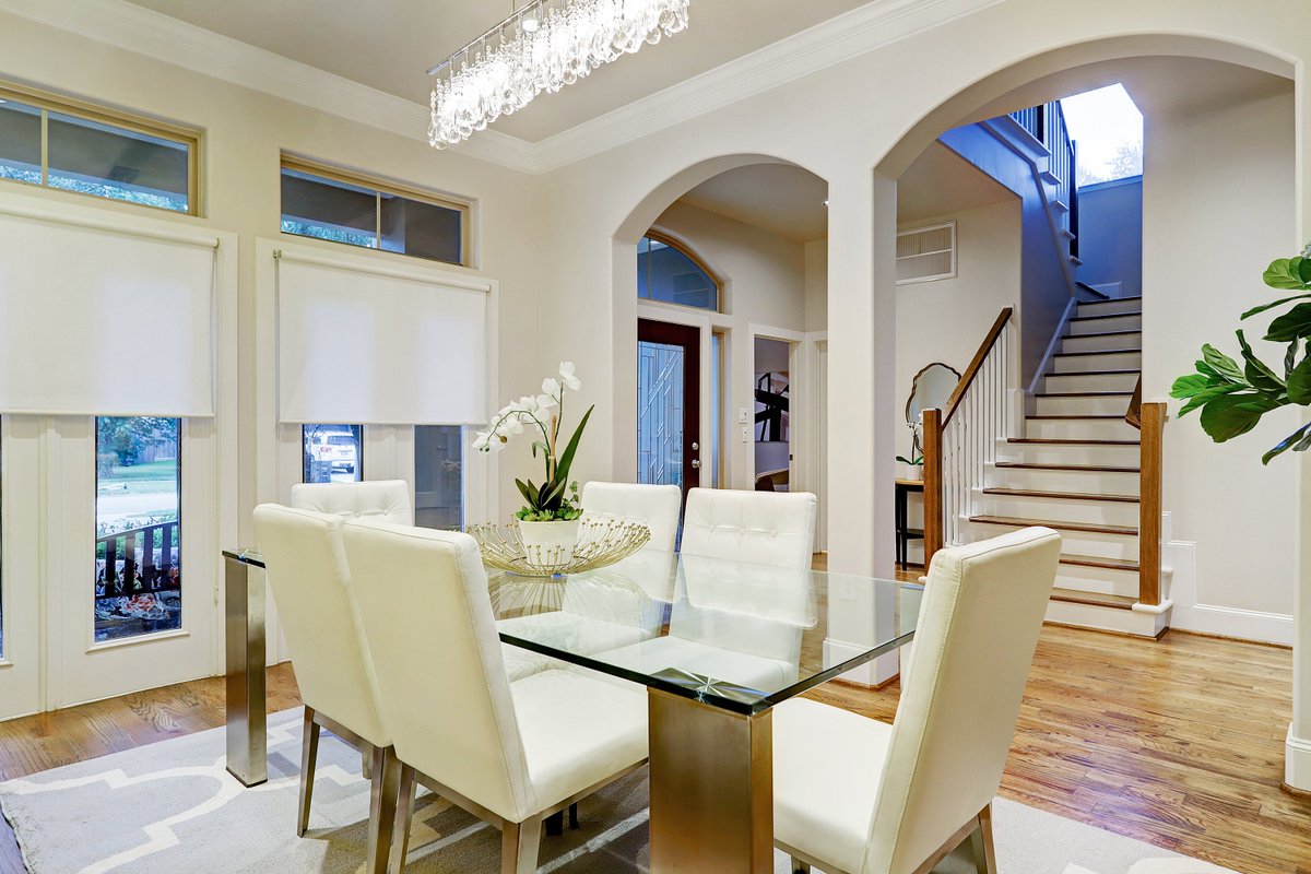 msrerealty's tweet photo. 𝐍𝐎𝐖 𝐏𝐄𝐍𝐃𝐈𝐍𝐆 𝐔𝐍𝐃𝐄𝐑 𝐂𝐎𝐍𝐓𝐑𝐀𝐂𝐓 📍 3301 Durhill Street, Houston, TX 77025 | MLS #18656952

Pool? Open-floor plan? Never flooded? YES, PLEASE!

Charmingly located on a spacious lot, this beautiful home has a lot to offer. Give us a call today at 832-224-3421. https://t.co/WmJVpJqaTU
