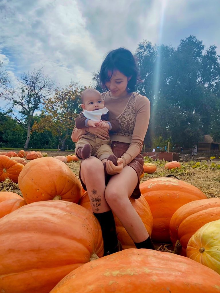 bb_curl's tweet photo. 🎃🧸🌻 https://t.co/DI21ZRpape