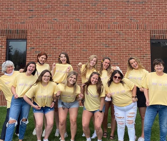 tayloru's tweet photo. At Taylor, our Public Relations program puts theory in action through project-based courses where we get to do work for real clients. Our very popular Shop the Loop event actually started because of our PR department!
#tayloruniversity #tayloru #supportingsmallbusinesses https://t.co/WBNkfOS2Xt