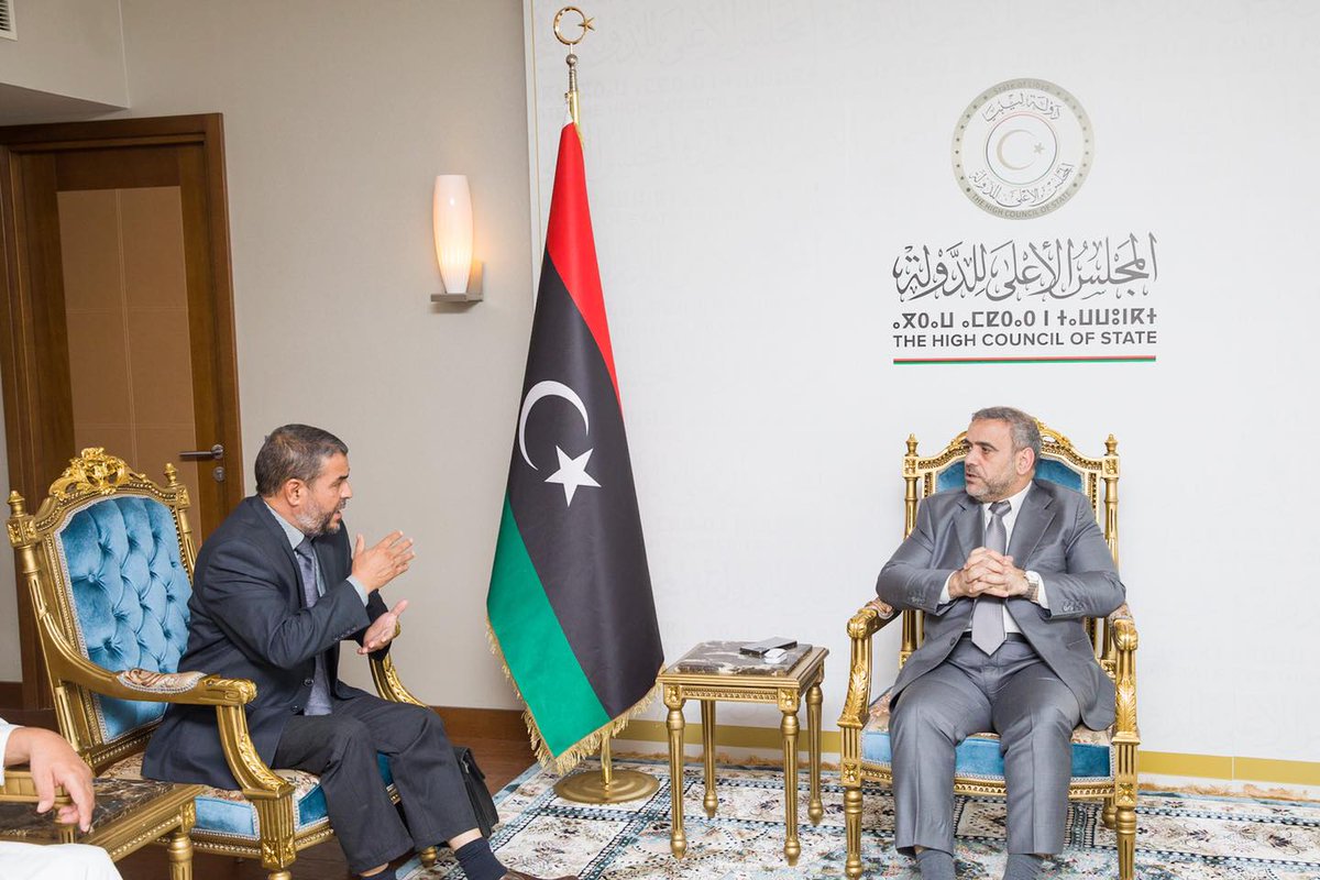 HCS_Libya's tweet photo. التقى رئيس المجلس الأعلى للدولة السيد "خالد المشري،" اليوم الاثنين، رئيسَ المجلس الأعلى لأعيان وحكماء ليبيا السيد "علي جبودة" وعدداً من أعضاء المجلس، في العاصمة طرابلس.

3/1 https://t.co/EOC28B7Dyo