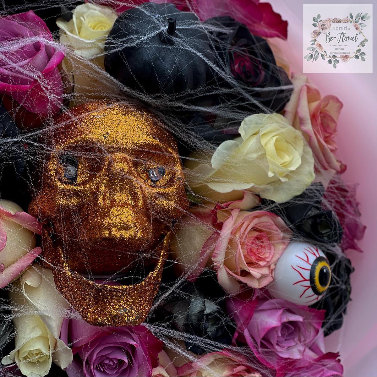 _BeFloral's tweet photo. Spooky boooquet 💀🖤😍💐 
Did you get yours yet? 👻⁣ https://t.co/u7Ahjwrjys