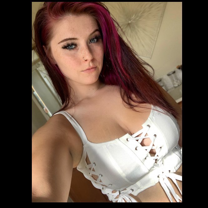 Don&rsquo;t forget to join me live on twitch tonight! Hit the follow so you know when I go live!! https://t