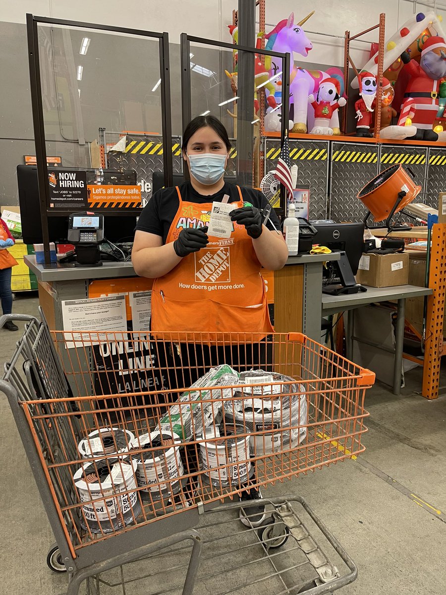 phelanH82's tweet photo. Huge shout out to another great recovery. Amanda doing a outstanding job while assisting a customer on her returns stayed engaged and got 2 great recovery back to back 🎉 🎉🎉🎉 https://t.co/Osh9WGQ1GY