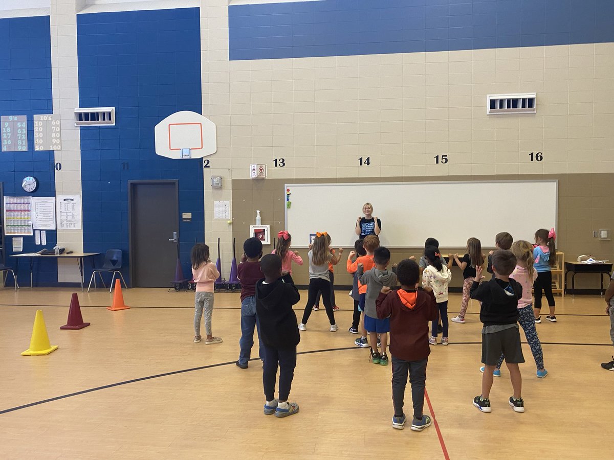 LauraBaustian's tweet photo. thank you Spring Creek Athletics for working with our Racers ⁦@FrenchKISD⁩ in PE! https://t.co/pevkKX1PqX