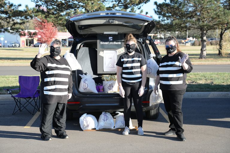 StormontVailEC's tweet photo. Join us for Trunk or Treat at #TheVail next Friday, October 29th! Would your business or organization like to participate? Prizes awarded to the business with the Best Costumes &amp; Best Trunk! 
Just submit the Registration Form: https://t.co/xhL3GUFZwr https://t.co/duXaG5OK9n