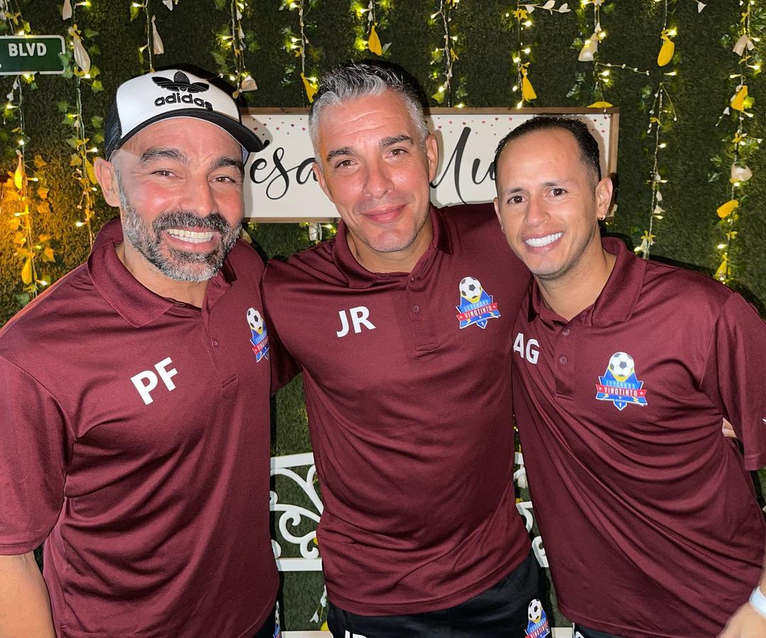 RadioSportTD's tweet photo. Conversamos con Pedro Fernández @LaFuria06 una @LeyendasVinoti1 e ídolo por la afición del @DvoTachira en 94.1 FM 📻 

#LigaFutVe #VinoTinto #Tachira https://t.co/yi669rkIfI