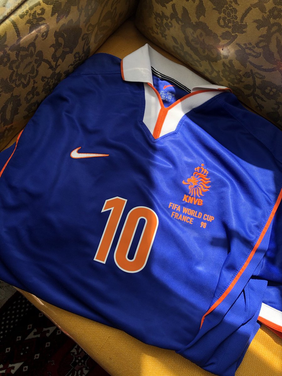 esdeepoca's tweet photo. ¿Con cuál te quedas? #esdeepoca #france98 https://t.co/P9WCckhIzz