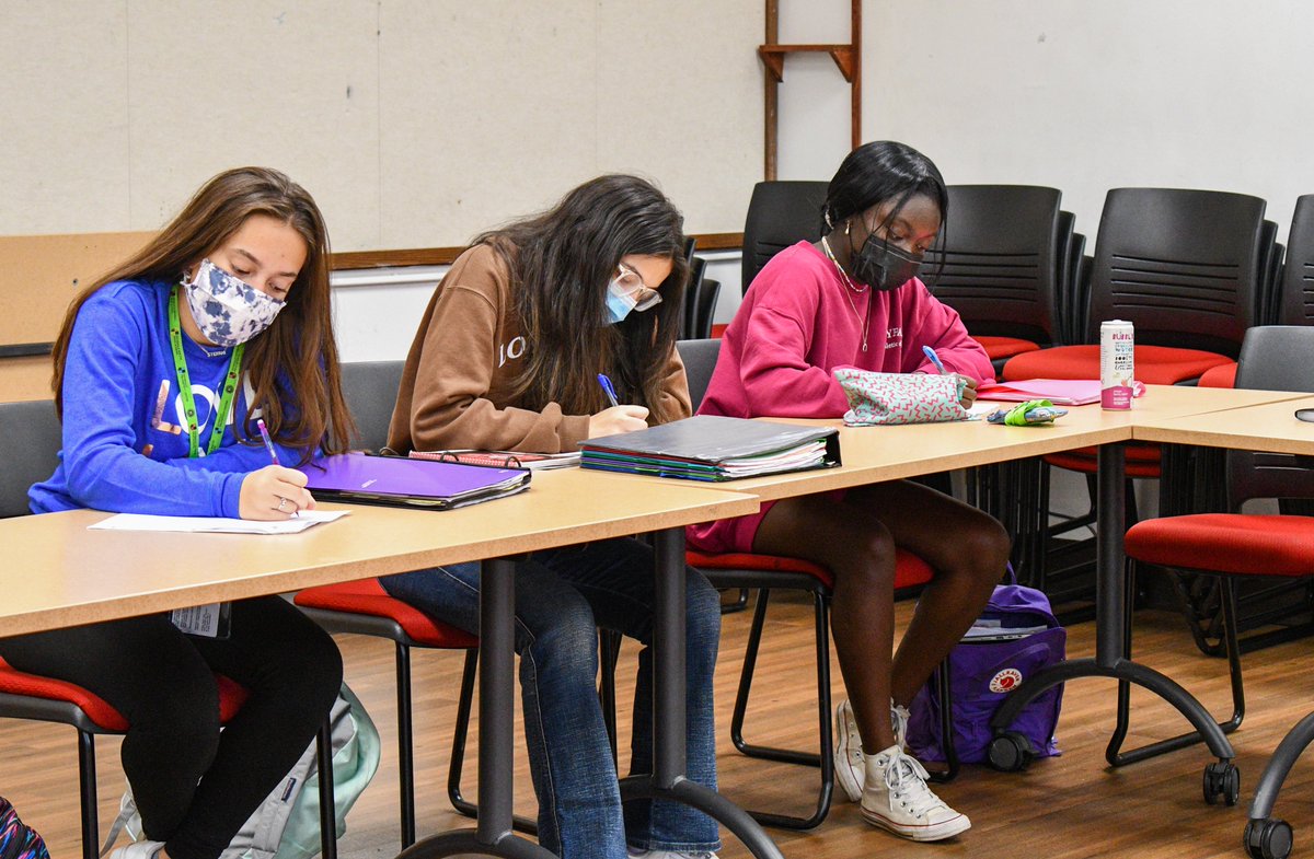 HinsdaleD86's tweet photo. The next “Inside the Classroom” video will drop this week and will feature Chris Kostro’s Acting 1 class at @ThisIsHCHS, where a lesson about the importance of observation is helping students see their world &amp; connect with each other in a more meaningful way. #WeAreD86 https://t.co/lpf93kKDQi