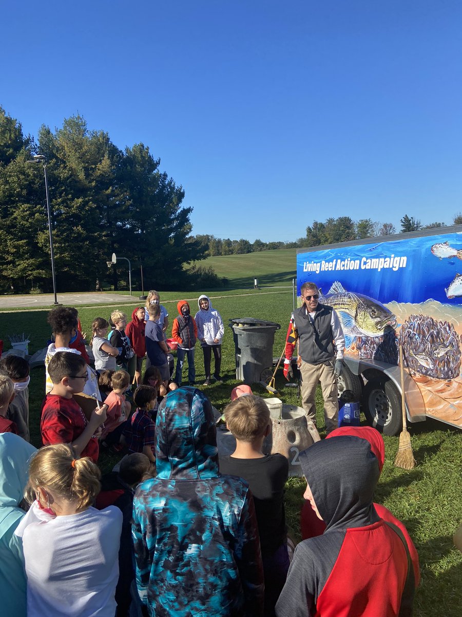 CCPS_MESMustang's tweet photo. Our MES 4th graders had so much fun learning about and creating our oyster reef balls today during STEM class! Thanks so much @StemCcps for helping to facilitate and for the opportunity ! #ccps #Teammightymustangs #ChesapeakeBay https://t.co/kBRwNEEwib
